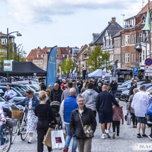 Biler i bymidten 2022 - Holbæk - Racelens