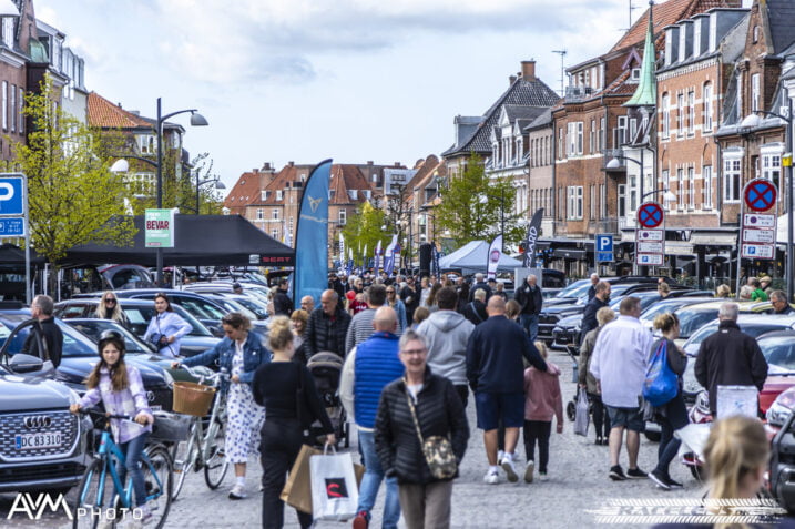 Biler i bymidten 2022 - Holbæk - Racelens